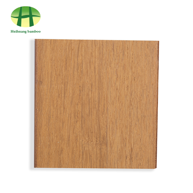 標準サイズの光沢のある重い竹の床